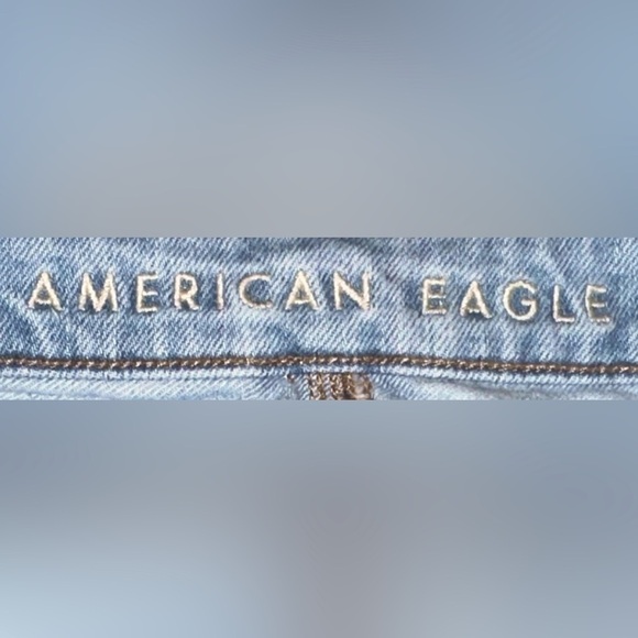 American Eagle Distressed Mom Jean - Picture 4 of 8